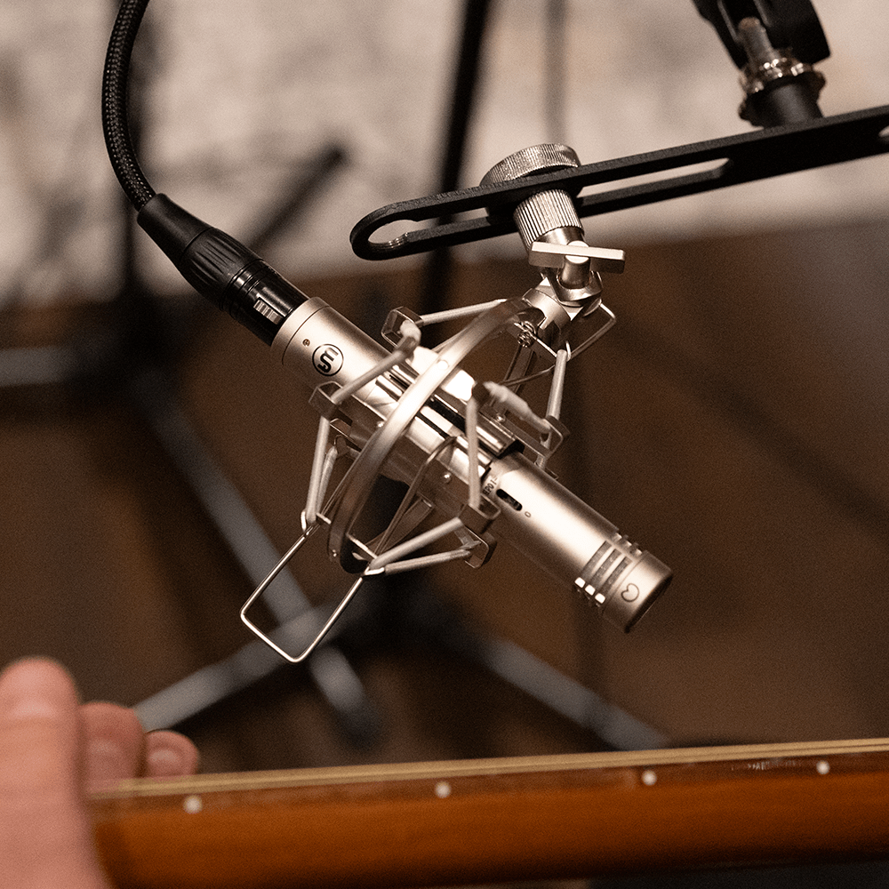 Warm Audio WA-84 microphone